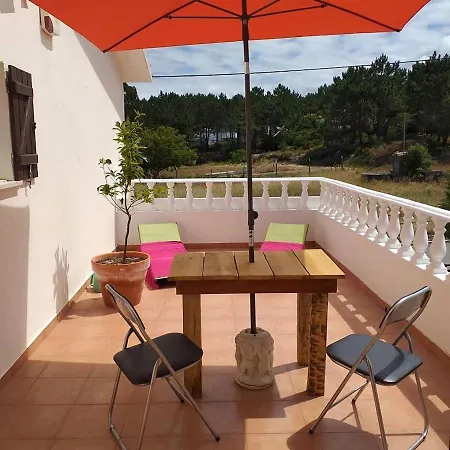 Tipping Point North Beach Bed & Breakfast Nazare